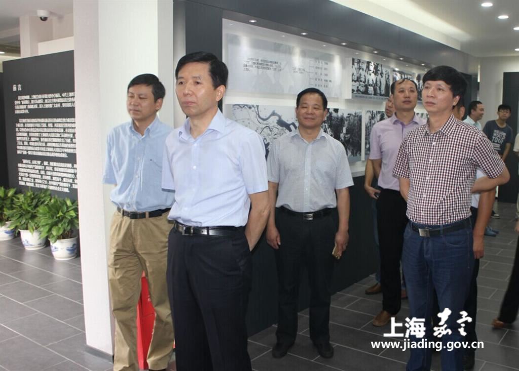 http://app01.jiading.gov.cn/PORTALIPS/Library/User/ganyeqing/20160923党组学习2.jpg
